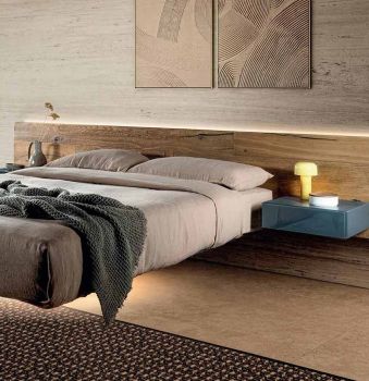 Letto Fluttua con Testata in Wildwood Naturale e Comodini Ottanio